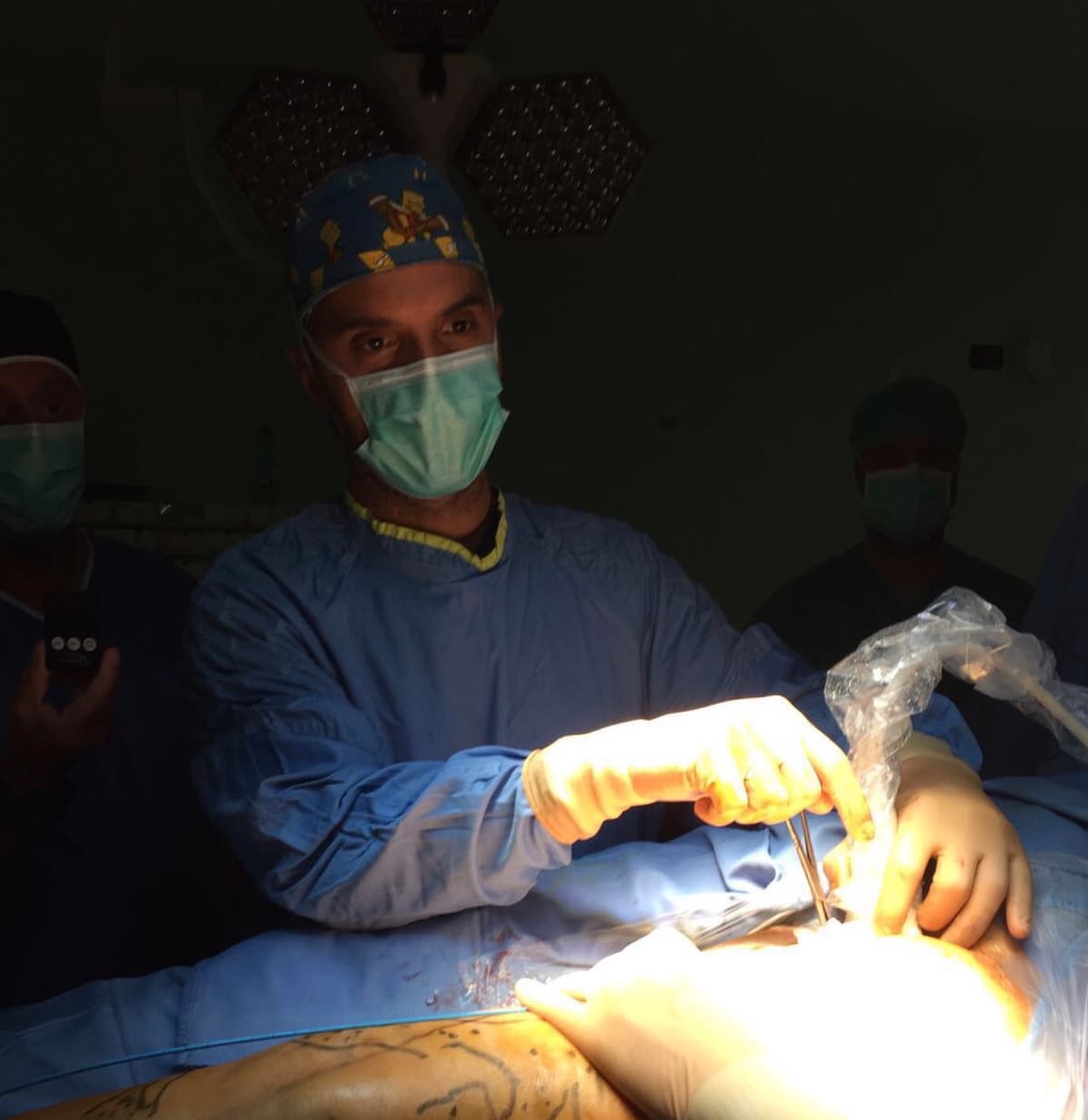 Chirurgia mini-invasiva con conservazione della safena.